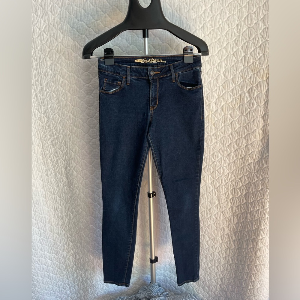 Size 6 Regular Old Navy Mid-Rise Rockstar Jeans in dark wash